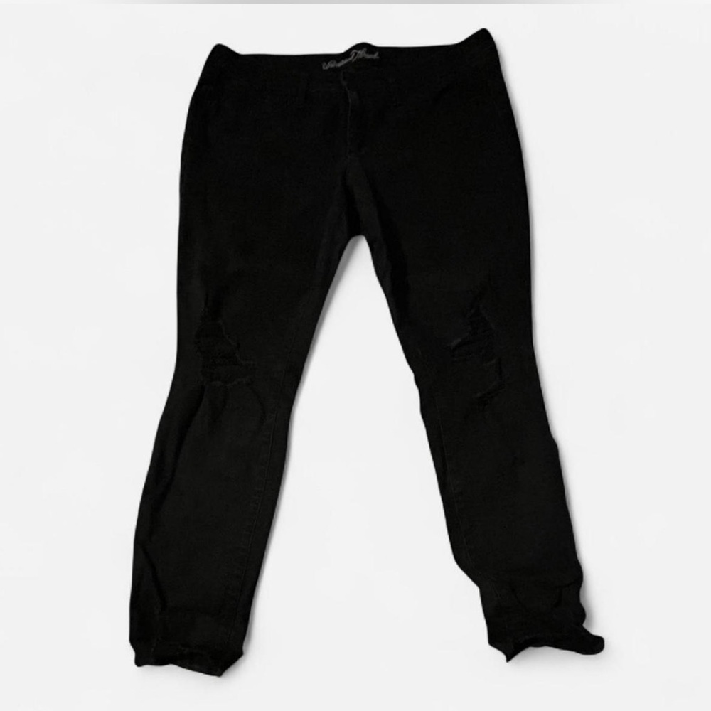 Universal Thread Black Skinny Jeans Distressed Hem, Sz 14/32R